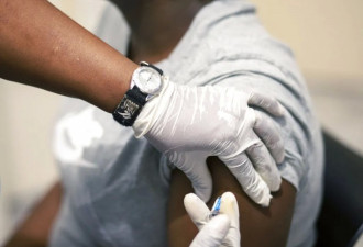 美国人认为“新总统”应带头接种疫苗