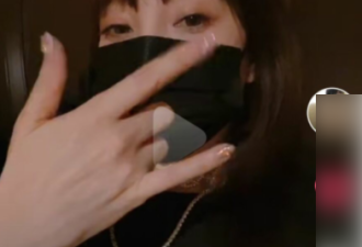 李小璐PGone同时晒视频做同款手势