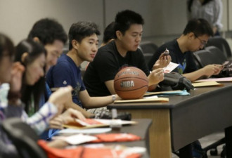 美中关系急速下滑 中国学生倾向离开美国