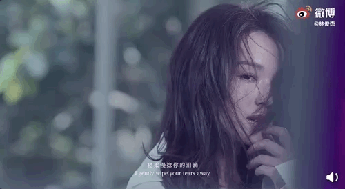凭什么40岁后，她比林志玲活得舒展？