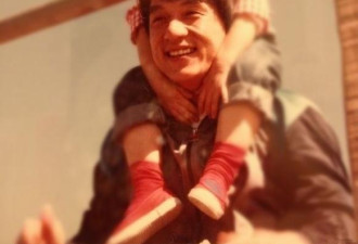 成龙溺爱房祖名给他安排很多保镖 房祖名反抗