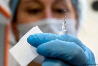 美新冠疫苗临床试验，接种者出现副作用