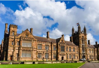 英国23所大学组团包机接中国留学生返校