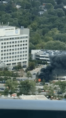 北约克医院停车场爆炸起火 出入401封路