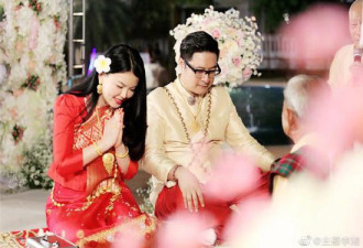王岳伦KTV搂美女后 李湘晒婚礼照示爱