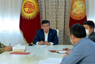 吉尔吉斯斯坦总统高层会议 延长紧急状态