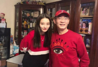 61岁六小龄童为妻子庆生，女儿罕见出镜