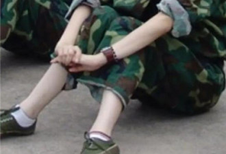 江疏影晒出20岁素颜军训照，果真从小美到大