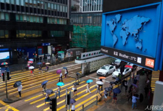 香港经济还会更坏吗？内地访港游客暴跌99%