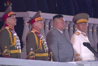 朝鲜凌晨阅兵式上金正恩发表演说激动落泪