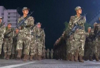 朝鲜阅兵展示新型弹道导弹引国际关注