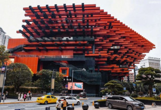 重庆最奇怪的建筑：像是一团燃烧的烈火