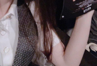 潘玮柏老婆婚后首度露面，高调秀婚戒力证幸福