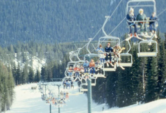 滑雪爱好者对 “退役” 老椅子大感兴趣