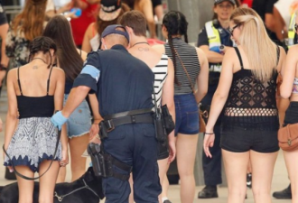 强制澳洲女性接受脱衣搜查？