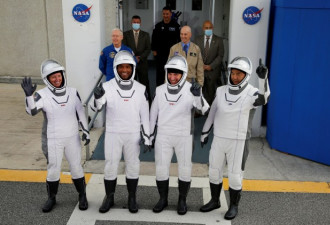 SpaceX龙飞船成功升空 创新记录 4名太空人是谁
