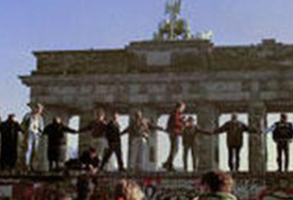 1989年11月9日：柏林墙被打开的那一天
