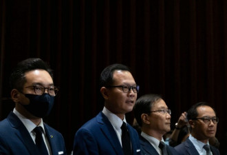 英国就香港议员事件指责中国违背中英联合声明
