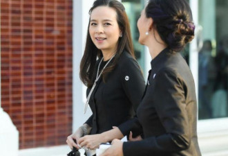 54岁华裔富婆出席葬礼，全黑装配爱马仕贵气！