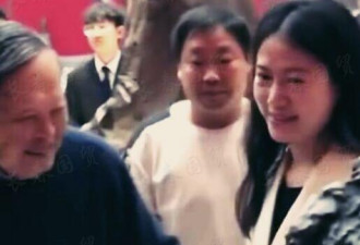杨振宁与小54岁妻子同框 结婚16年恩爱如初