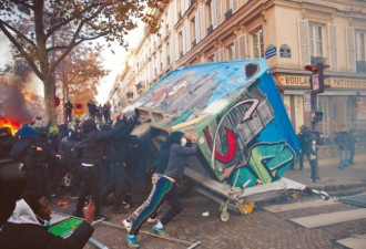 法国13万人上街头 怒喊撤整体安全法