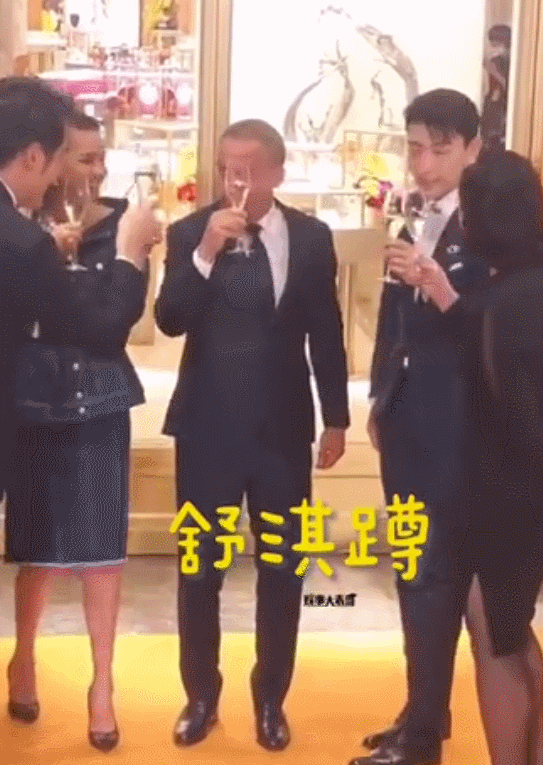 舒淇大脸塌鼻被喷丑女 44岁复出即屠榜