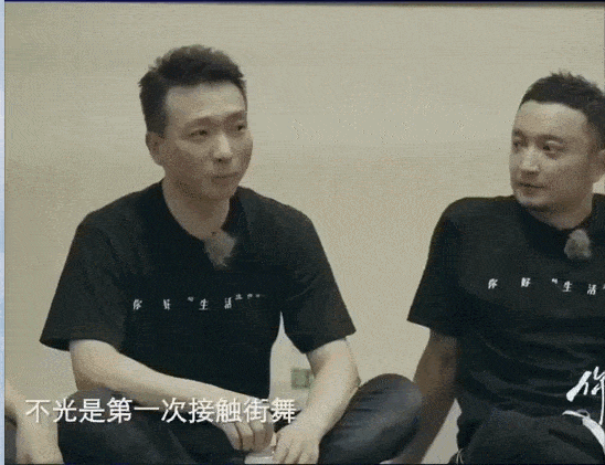 “央视一哥”无儿无女，独宠妻子23年