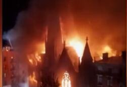 现场！纽约市19世纪教堂被大火烧毁