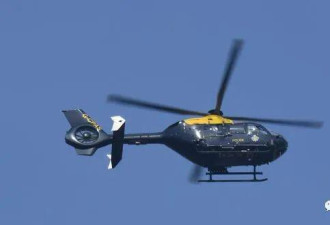 女子在家晒日光浴 警察用直升机偷拍5年