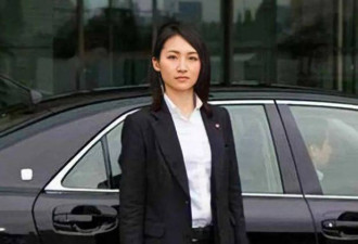 安倍女保镖：一人击倒10名壮汉 0.2秒掏枪