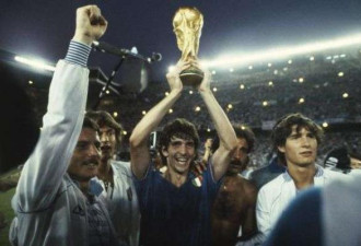 1982年世界杯金靴，传奇球星保罗·罗西去世