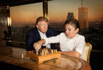 川普和小儿子下国际象棋 1月6日是否有大举动