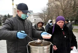 乌克兰人又一次站在十字路口 百姓已买不起面包