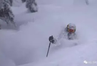 加拿大30岁男子滑雪掉入树井而死亡
