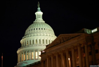 美国国会达成了新冠救济 资助政府的协议