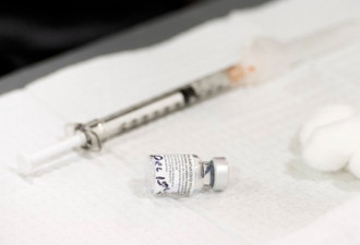 曼省一名疫苗接种者出现副作用