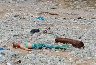 搁浅的&quot;垃圾美人鱼&quot;：巴厘岛海滩的污染启示录