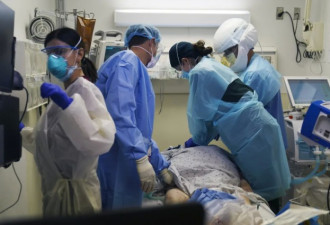 美国又爆超级感染源，百人聚集唱圣歌