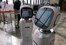 2机器人吵起来了 网友:像极了我和闺蜜