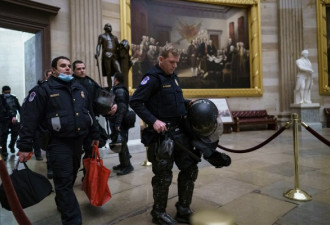 美国会警察因涉嫌参与骚乱被停职