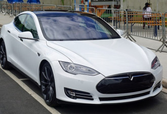 触控屏失灵招风险 美要求Tesla回收逾15万辆车