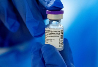BioNTech对英国疫苗接种方案变化发出警告