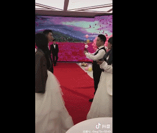 全世界惊鸿一瞥的十二头身美少女 整成胖头鱼