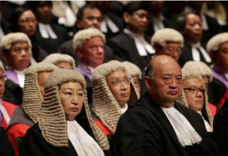 香港法律界：香港法官的假发，该摘了