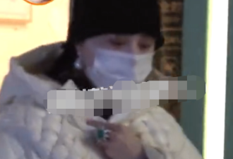 范冰冰素颜现身显憔悴 超大宝石戒指抢镜