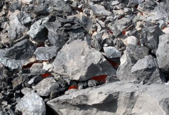 贺兰山煤层自燃三百年 每年损失10亿