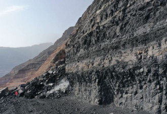贺兰山煤层自燃三百年 每年损失10亿