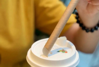 别骂了，奶茶店老板也被纸吸管逼疯了！