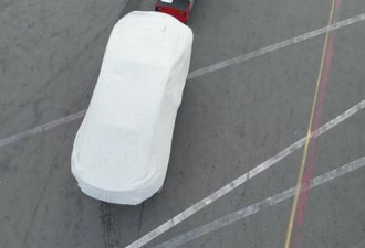 新款特斯拉Model S白车身被爆照 预计3月份上