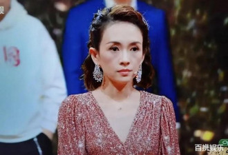 42岁的章子怡瘦到脱相 越来越像她妈妈了